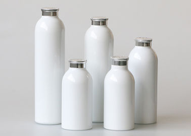 Bottiglie cosmetiche di alluminio vuote, bottiglie bianche della polvere di talco con il setaccio